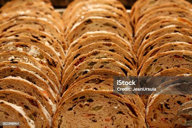 Pastel De Frutas Foto de stock y más banco de imágenes de Alimento - Alimento, Comidas y bebidas, Fila - Arreglo