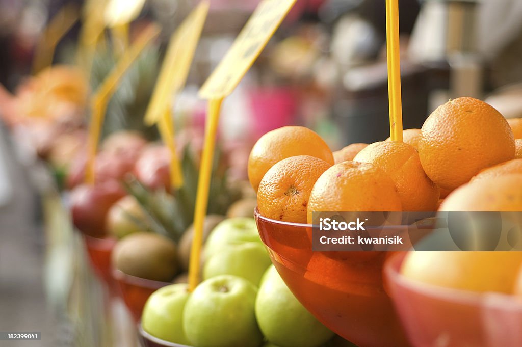 Frutas frescas em um mercado aberto. - Royalty-free Aldeia Foto de stock