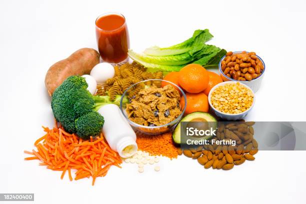 Alimentos Ricos En El Caso Del Ácido Fólico Con Complementos Alimenticios Foto de stock y más banco de imágenes de Ácido fólico