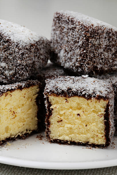 lamingtons - lamingtons photos et images de collection