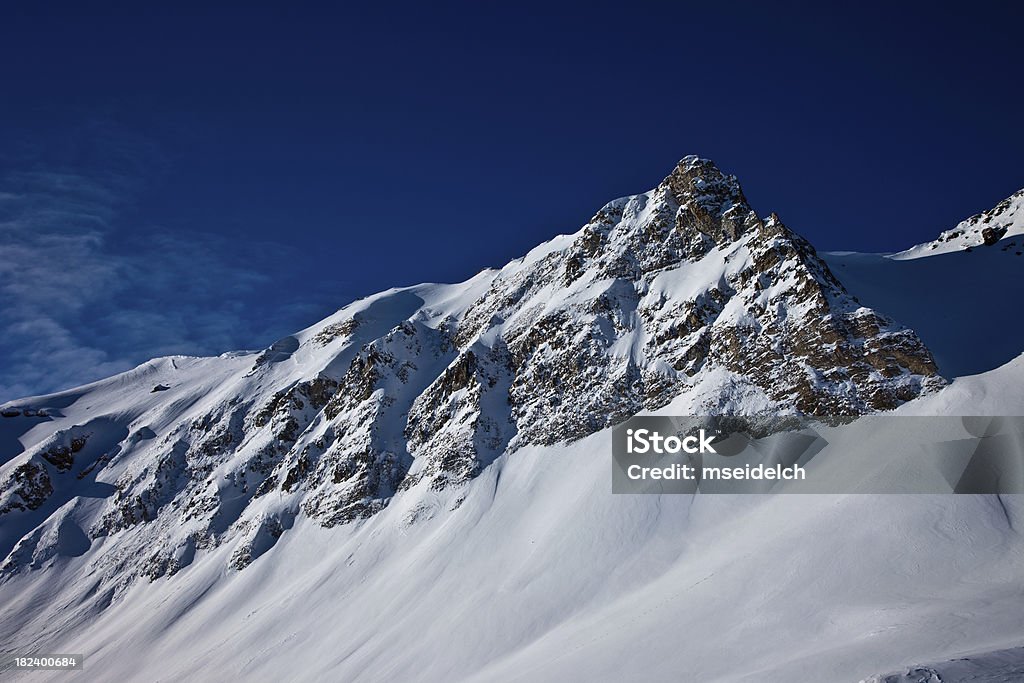 スイスアルプスの山々 - カラー画像のロイヤリティフリーストックフォト