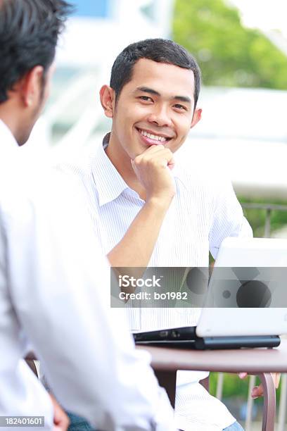 Homem De Negócios Jovem Asiático - Fotografias de stock e mais imagens de 20-24 Anos - 20-24 Anos, 20-29 Anos, 25-29 Anos