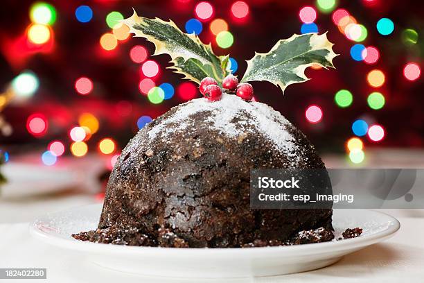 Pudín De Navidad Foto de stock y más banco de imágenes de Pudín de navidad - Pudín de navidad, Acebo, Alimento