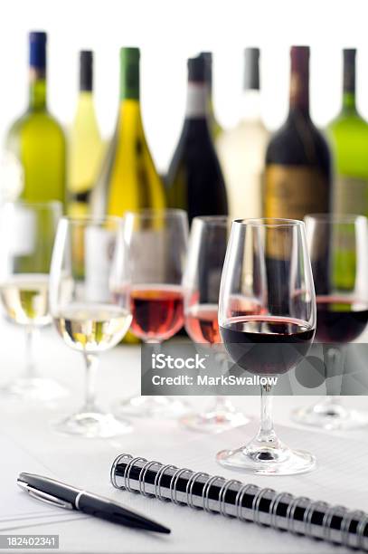 Smak Wina Zdarzenia - zdjęcia stockowe i więcej obrazów Wino - Wino, Pióro - Przyrząd do pisania, Butelka