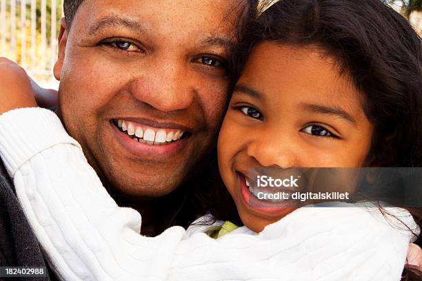 파더 및 딸이다 가족에 대한 스톡 사진 및 기타 이미지 - 가족, 아프리카계 미국 민족, 2명