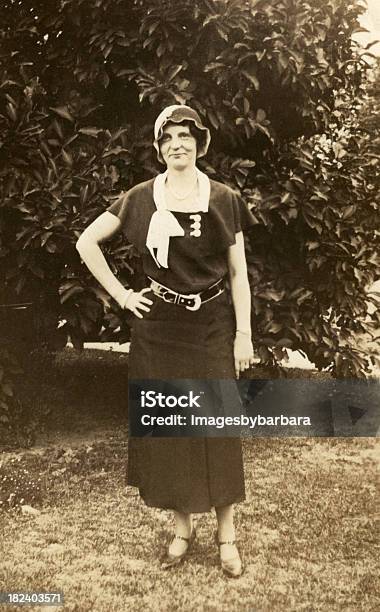 Foto de 1930 Womanview Imagens Semelhantes e mais fotos de stock de 1930 - 1930, Mulheres, Moda