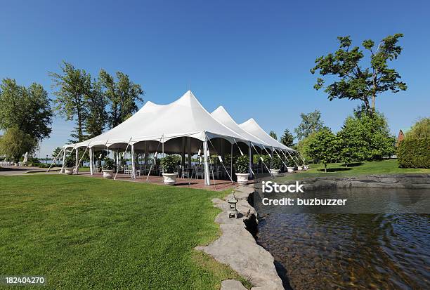 大型テントはウェディングやセレブレーションズ - 大型テントのストックフォトや画像を多数ご用意 - 大型テント, テント, 白色