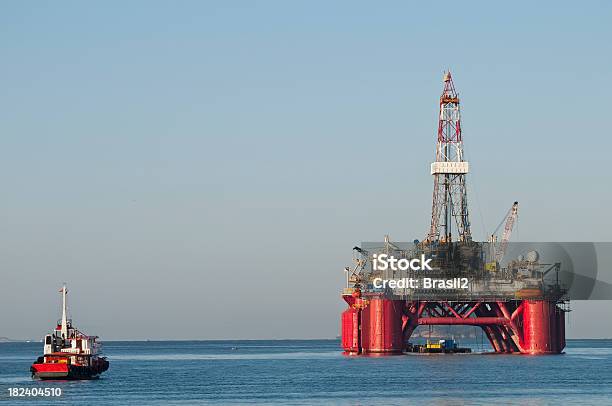 Piattaforma Petrolifera - Fotografie stock e altre immagini di Piattaforma offshore - Piattaforma offshore, Petrolio, Piattaforma