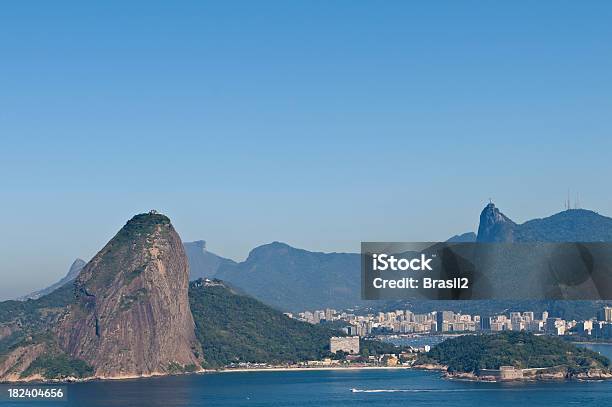 Rio De Janeiro Las Montañas Foto de stock y más banco de imágenes de Agua - Agua, Aire libre, América del Sur