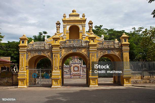 Puerta A La Ciudadela En Tono Foto de stock y más banco de imágenes de Huế - Huế, Antiguo, Arquitectura