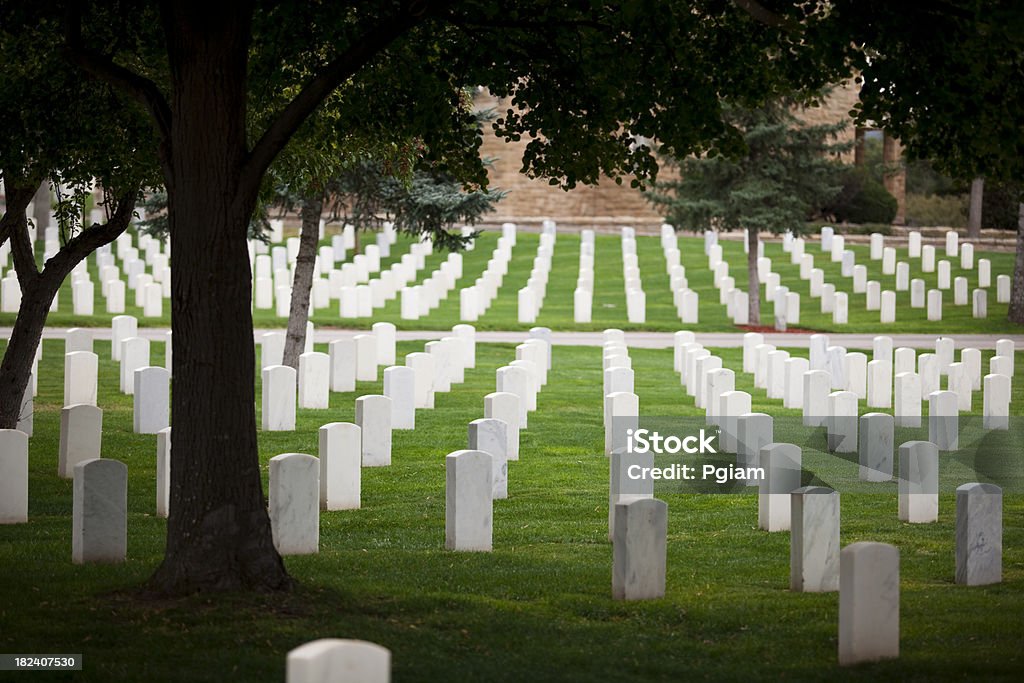 Military cemetary para los soldados - Foto de stock de Cementerio libre de derechos