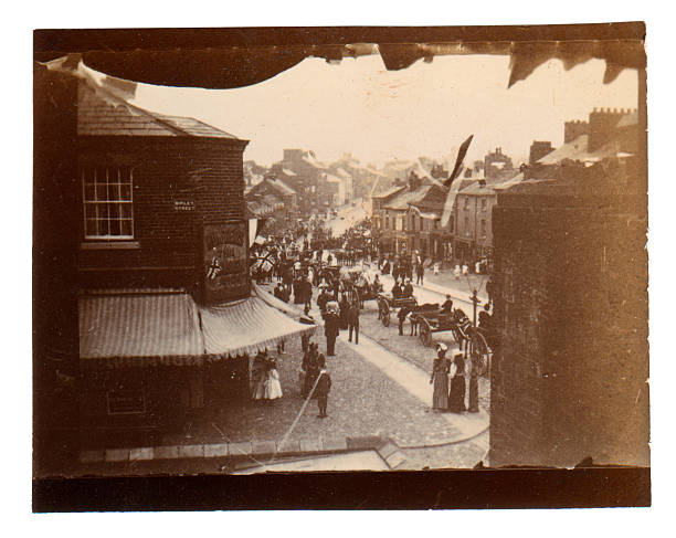 istock Victorian Street Scene London 182409843