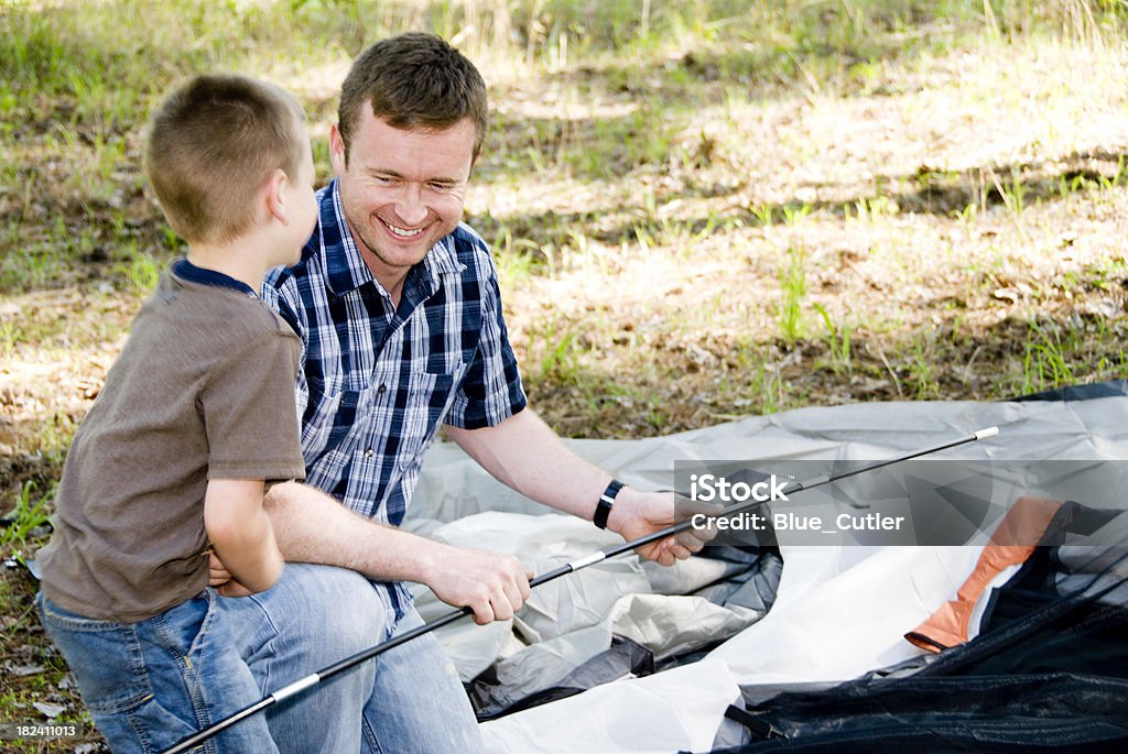 Familia campamento - Foto de stock de Jugar libre de derechos