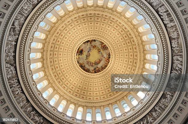 Foto de Dentro De Capital Hill Dome e mais fotos de stock de Arquitetura - Arquitetura, Autoridade, Capitais internacionais