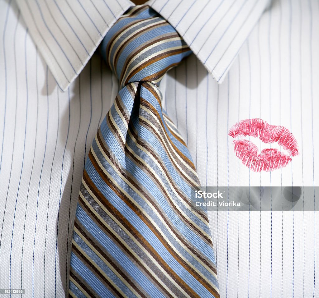 Lippenstift auf ein Hemd - Lizenzfrei Ehebruch Stock-Foto