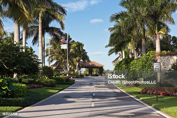 Adulto Comunidade Entrada - Fotografias de stock e mais imagens de Comunidade - Comunidade, Florida - EUA, Placa de Limite de Velocidade