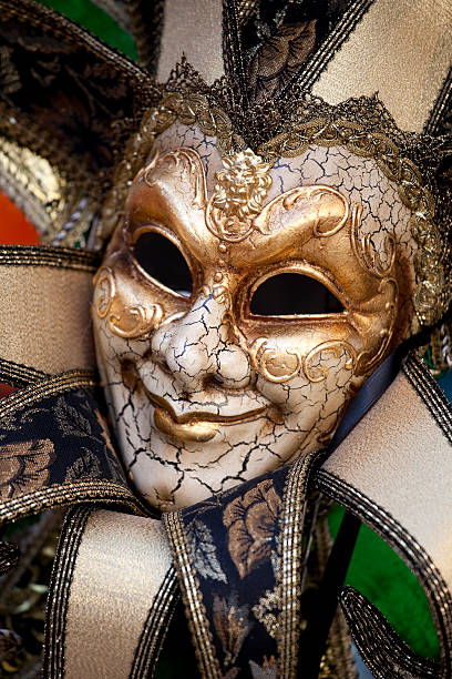 venetian máscaras de mardi gras e máscara de veneza, na itália - mardi gras close up veneto italy - fotografias e filmes do acervo