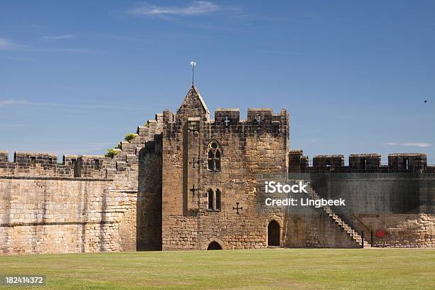 Castelo De Alnwick - Fotografias de stock e mais imagens de Castelo de Alnwick - Castelo de Alnwick, Alnwick, Antigo