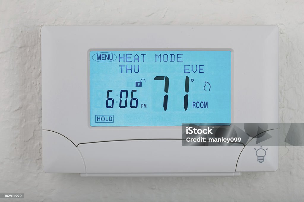 Цифровой термостат с Светящийся свет - Стоковые фото Терморегулятор роялти-фри