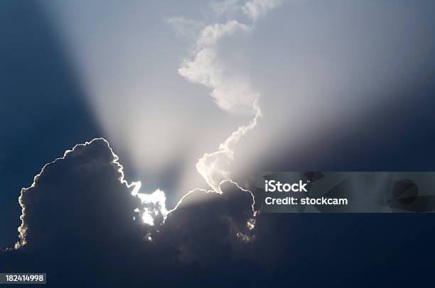 Paisagem Com Nuvens - Fotografias de stock e mais imagens de Anoitecer - Anoitecer, Ao Ar Livre, Azul