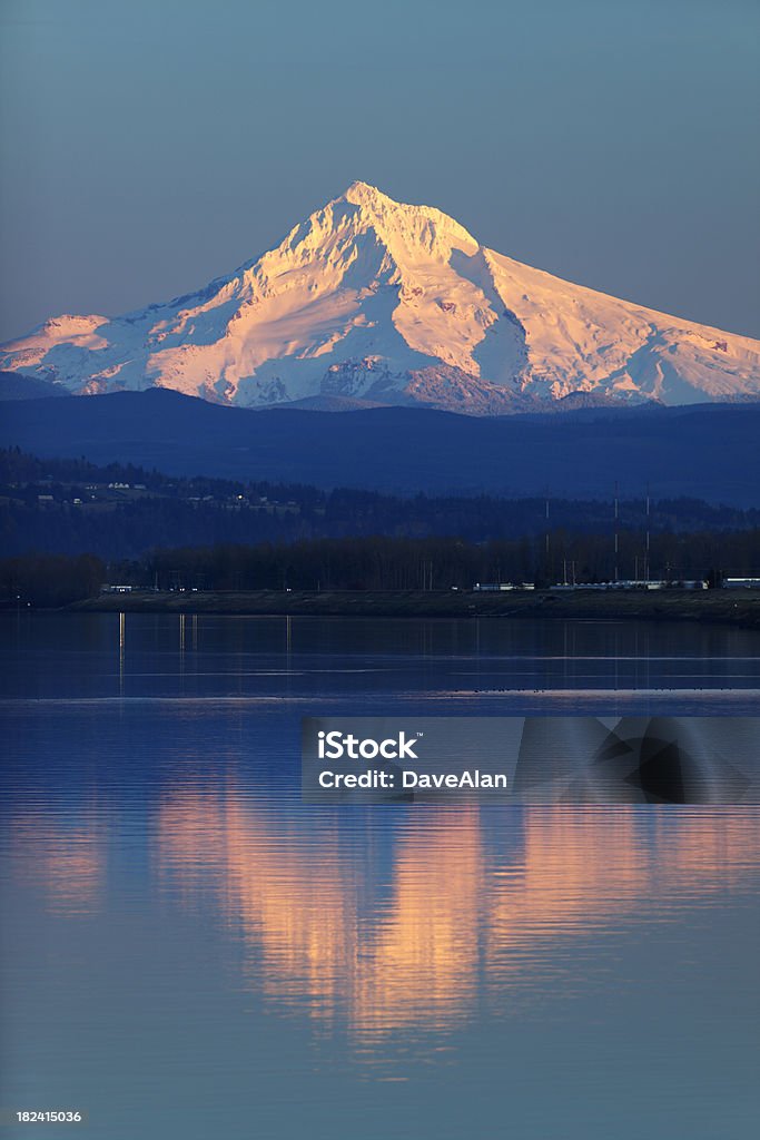 Berg Mount Hood Columbia River Oregon Reflexion. - Lizenzfrei Berg Mount Hood Stock-Foto