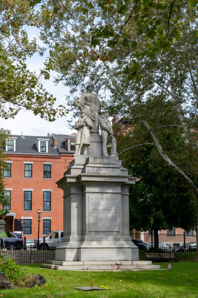 memorial to the men of charlestown who lost their lives in the american civil war - soldiers and sailors memorial arch imagens e fotografias de stock