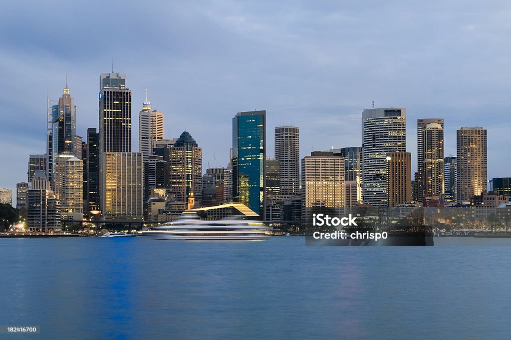 Horizonte Porto de Sydney e ao Anoitecer - Royalty-free Anoitecer Foto de stock