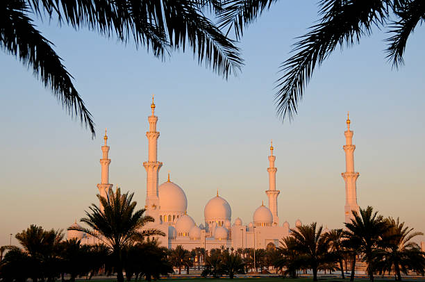 istock Abu Dhabi's Sheik Zayed Grand Mosque 182417292