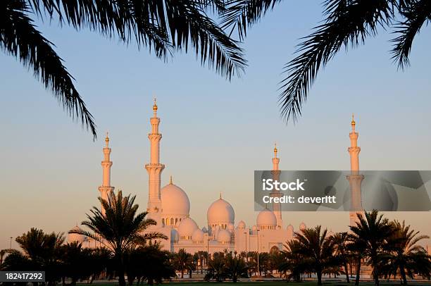 Foto de Abu Dhabi O Sheik Zayed Grand Mosque e mais fotos de stock de Abu Dhabi - Abu Dhabi, Capitais internacionais, Conceito