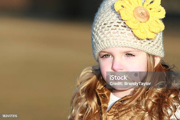 Foto de Menina e mais fotos de stock de 2-3 Anos - 2-3 Anos, Beleza, Cabelo Encaracolado