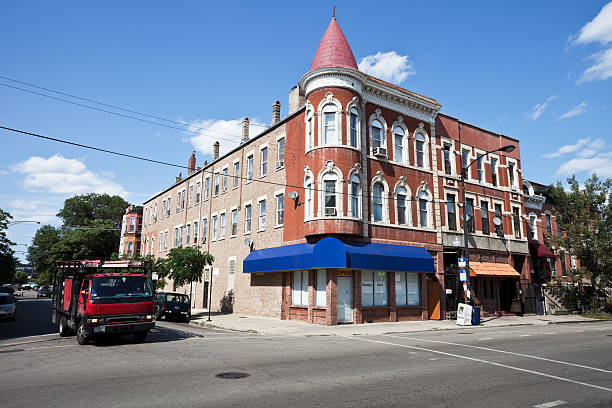 istock Lower West Side Chicago Vintage Shop 182418335