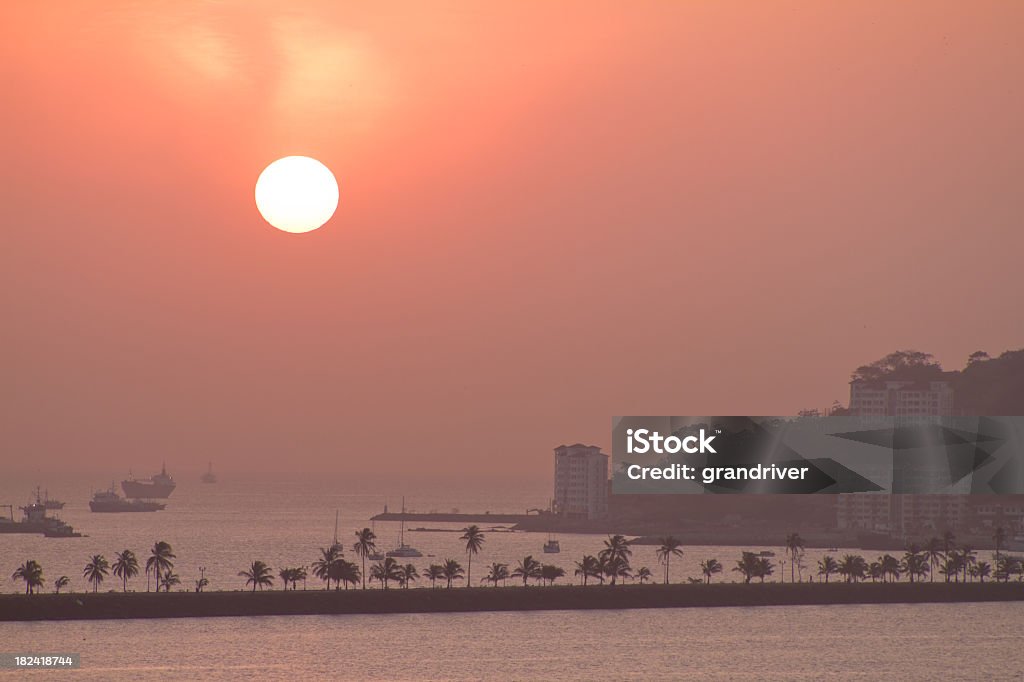 La ciudad de Panamá en Sunrise - Foto de stock de Agua libre de derechos