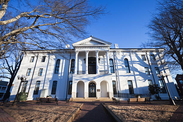 istock Oxford Mississippi Courthouse 182419017