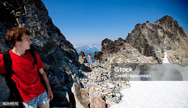 Montanhismo De North Cascades - Fotografias de stock e mais imagens de Admirar a Vista - Admirar a Vista, Adulto, América do Norte