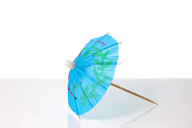 ombrellino da cocktail - drink umbrella umbrella parasol drink foto e immagini stock