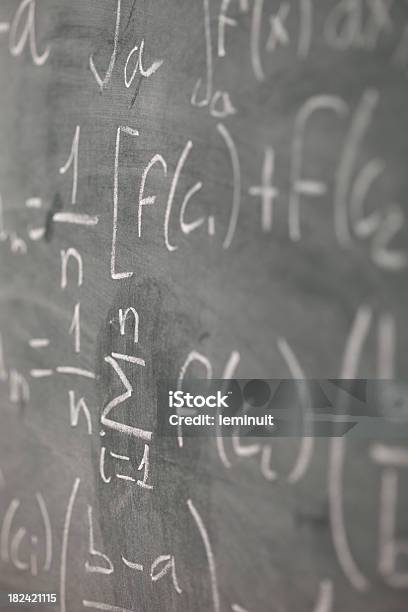 Photo libre de droit de Mathematical Preuve banque d'images et plus d'images libres de droit de Mathématiques - Mathématiques, Symbole mathématique, Adversité