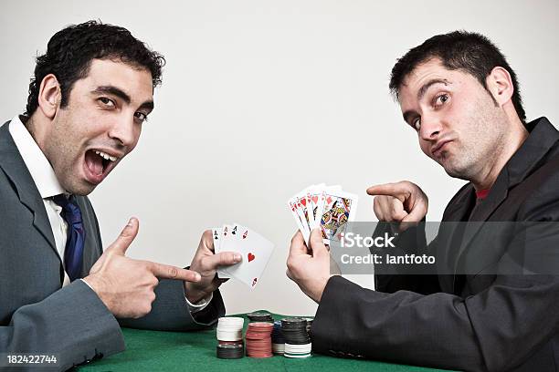 Poker Giocatori - Fotografie stock e altre immagini di Asso - Asso, Persone, Stare seduto