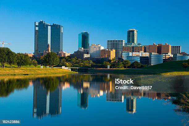 Fort Worth Skyline E Rio - Fotografias de stock e mais imagens de Fort Worth - Fort Worth, Texas, Horizonte Urbano