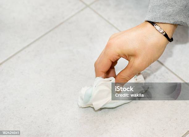 Limpiar Con Un Trapo Blanco Textil Foto de stock y más banco de imágenes de Agua - Agua, Con manchas, Abstracto