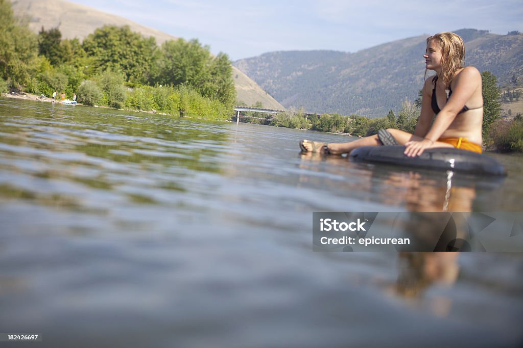 Été détente au bord de la rivière - Photo de Activité libre de droits