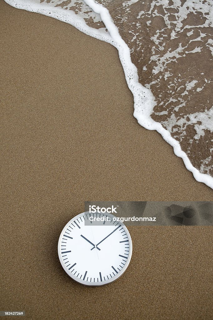 Часы на пляж - Стоковые фото Без людей роялти-фри