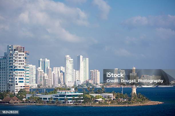 Manhã Cedo Cartagena Horizonte - Fotografias de stock e mais imagens de Cartagena - Departamento de Bolívar - Cartagena - Departamento de Bolívar, Colômbia, Horizonte Urbano