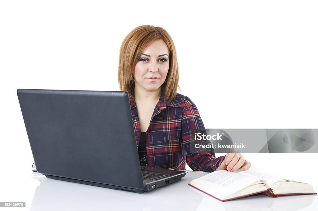 Foto de uma mulher trabalhando com laptop. - Foto de stock de 20 Anos royalty-free