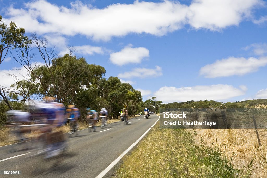 Racing Räder auf einer ländlichen Straße motion blur - Lizenzfrei Aktivitäten und Sport Stock-Foto