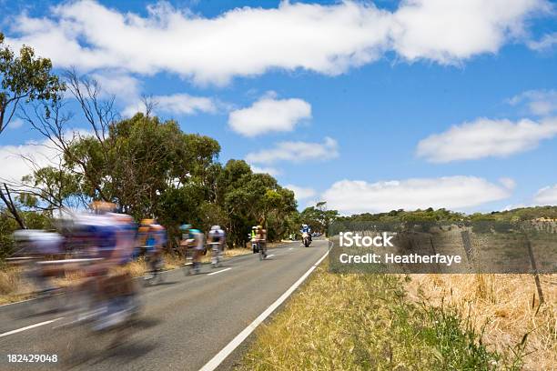 Racing Räder Auf Einer Ländlichen Straße Motion Blur Stockfoto und mehr Bilder von Aktivitäten und Sport