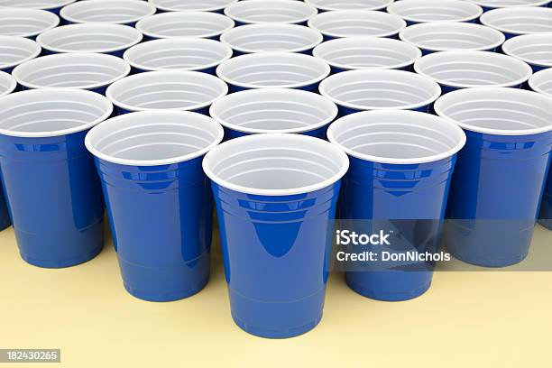 Varios Recipientes Desechables Foto de stock y más banco de imágenes de Azul - Azul, Color - Tipo de imagen, Comidas y bebidas