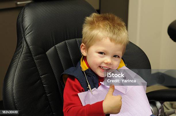 Foto de Dentistas Escritório e mais fotos de stock de 4-5 Anos - 4-5 Anos, Boca Humana, Consultório Dentário