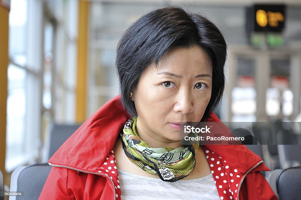 Portrait de femme asiatique en attente à l'aéroport. - Photo de Adulte libre de droits