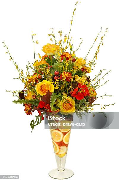 Bouquet De Flores - Fotografias de stock e mais imagens de Amarelo - Amarelo, Arranjo de flores, Beleza natural