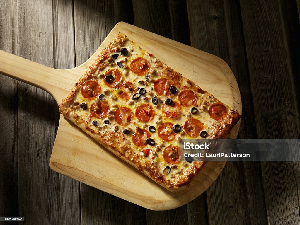 Pizza Suprema - Foto de stock de Pizza libre de derechos